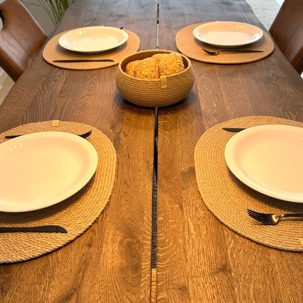 Ovale dkkeserviet i jute  naturlig elegance til bordet (l45xb35) - 4 stk. + Rund brdkurv i jute