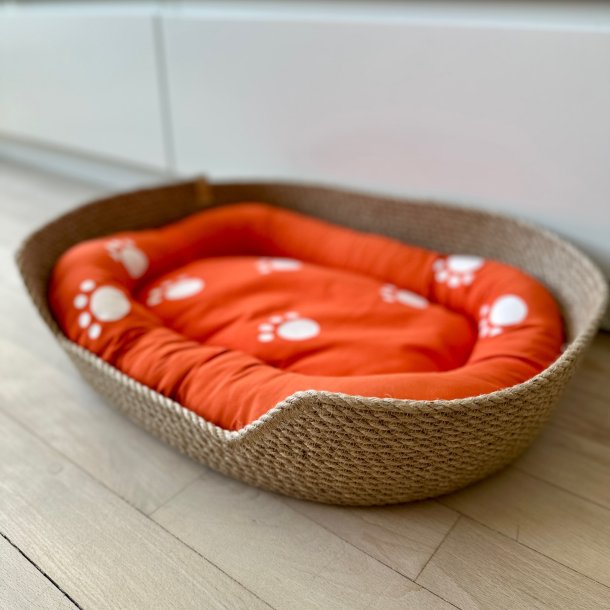  Hundeseng i jute med madras  hndlavet og komfortabel (h11cmxl46xb36)