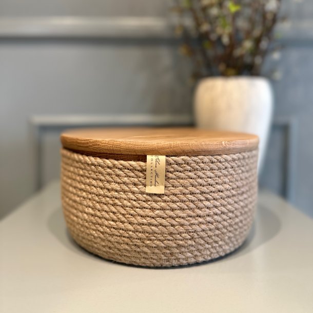 Jute kurv med lg i egetr  kompakt og elegant (h10xd20)